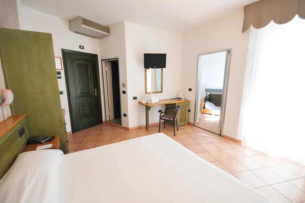 Hotel Plaza Llido Degli Estensi Exterior photo