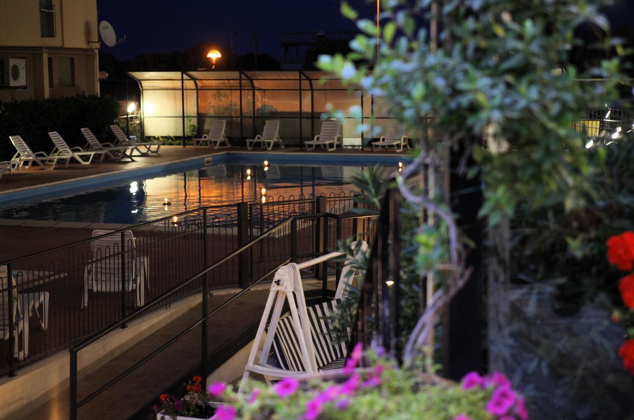 Hotel Plaza Llido Degli Estensi Exterior photo