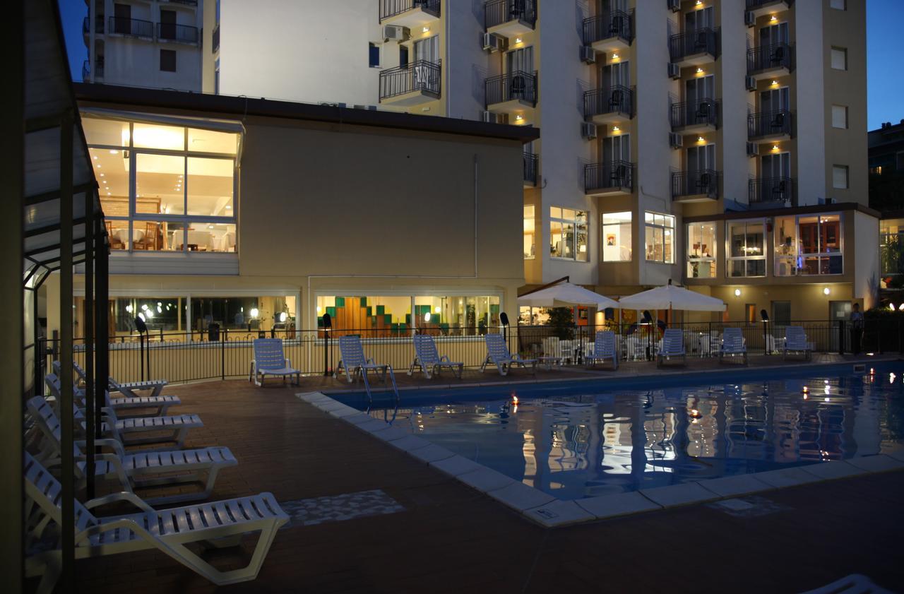 Hotel Plaza Llido Degli Estensi Exterior photo
